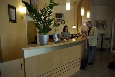 Airport Business Hotel Koeln 3*, Cologne